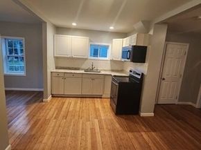 10 Douglas Ct, Worcester MA 01603