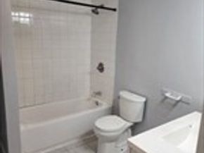 10 Douglas Ct, Worcester MA 01603