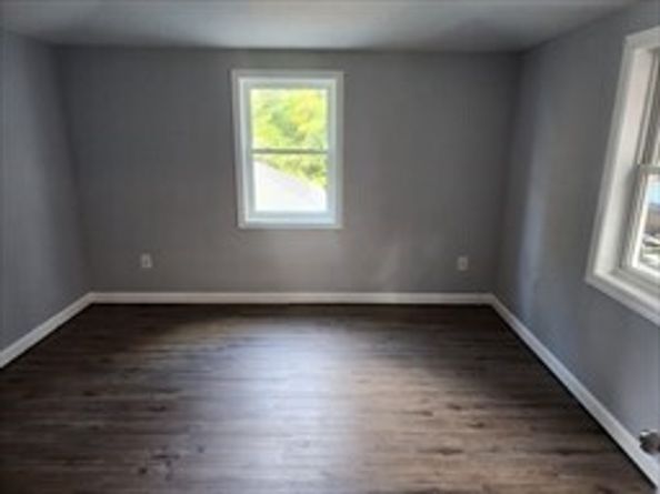 10 Douglas Ct, Worcester MA 01603