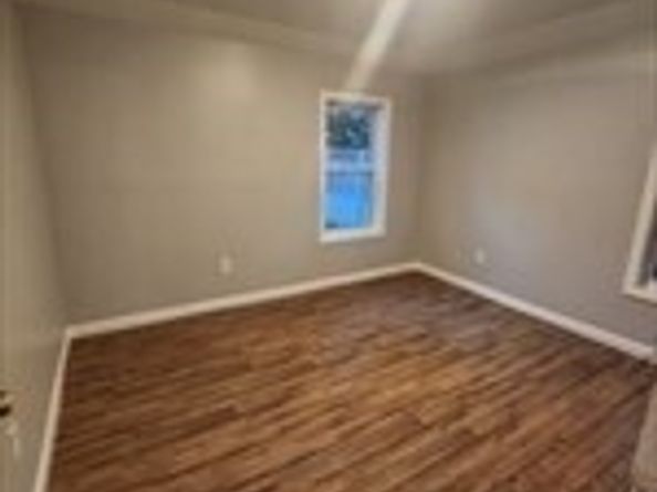 10 Douglas Ct, Worcester MA 01603