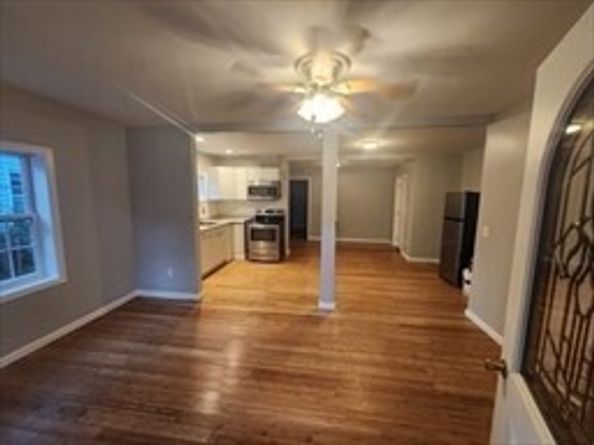 10 Douglas Ct, Worcester MA 01603