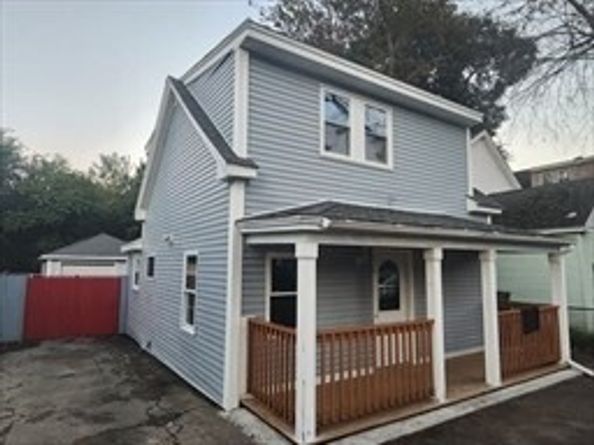 10 Douglas Ct, Worcester MA 01603