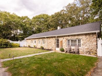 8 Old Fisher Ln