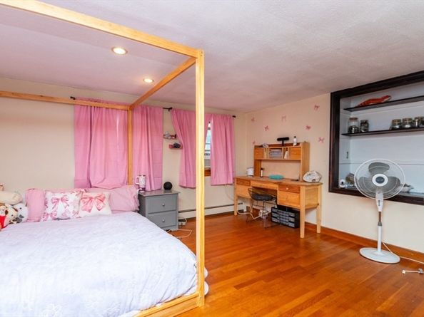 8 Old Fisher Ln, Walpole MA 02081