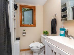 8 Old Fisher Ln, Walpole MA 02081