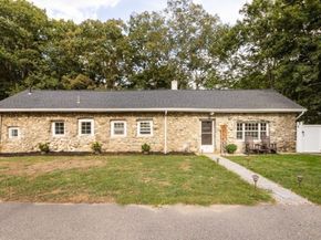 8 Old Fisher Ln, Walpole MA 02081