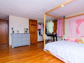 8 Old Fisher Ln, Walpole MA 02081