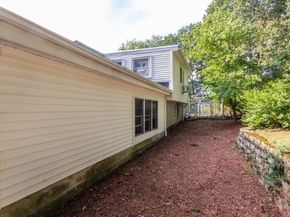 8 Old Fisher Ln, Walpole MA 02081