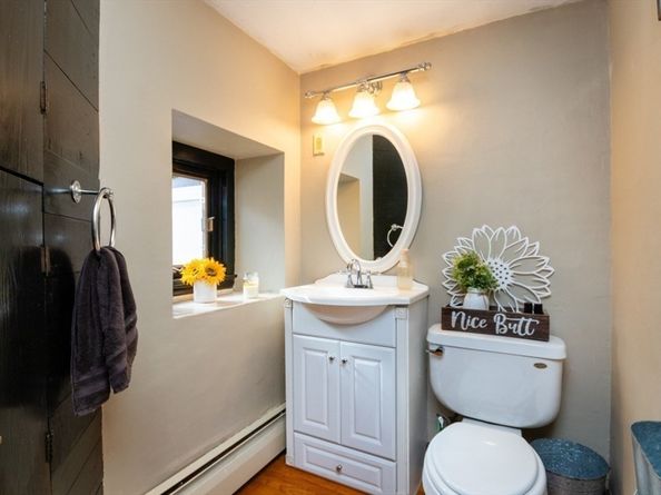 8 Old Fisher Ln, Walpole MA 02081