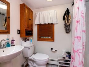 8 Old Fisher Ln, Walpole MA 02081