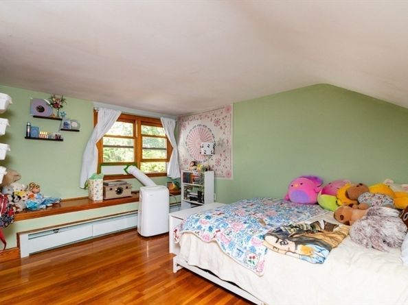 8 Old Fisher Ln, Walpole MA 02081
