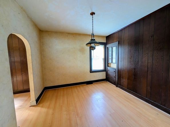 66 Brookfield Rd, Charlton MA 01507