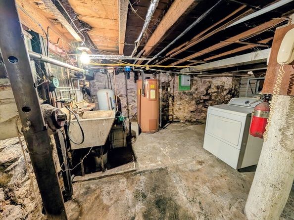 66 Brookfield Rd, Charlton MA 01507