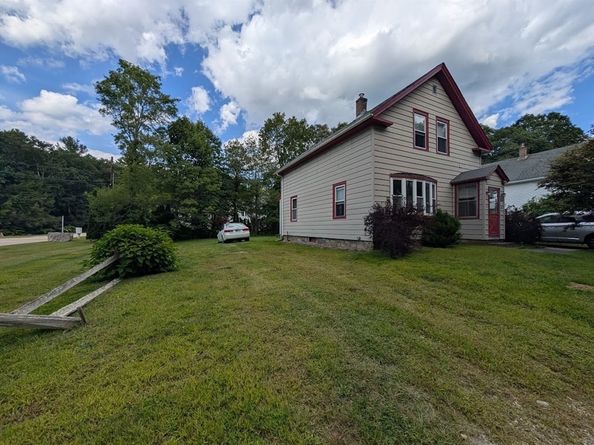 66 Brookfield Rd, Charlton MA 01507