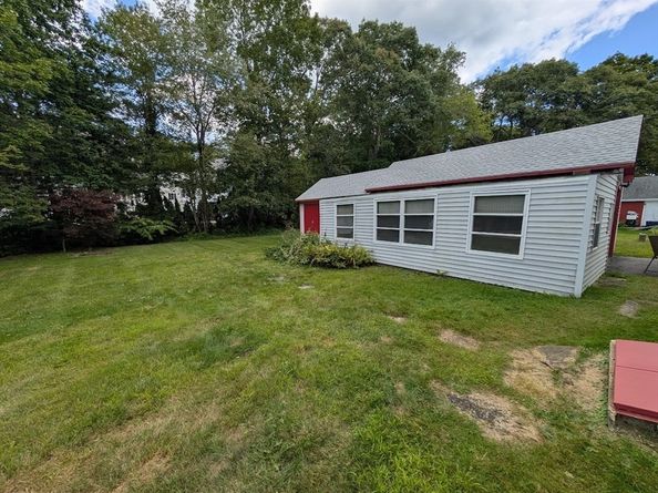 66 Brookfield Rd, Charlton MA 01507