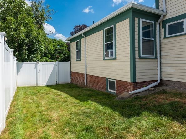 64 Centre Ave 1, Abington MA 02351