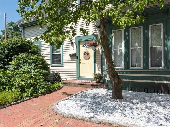 64 Centre Ave 1, Abington MA 02351