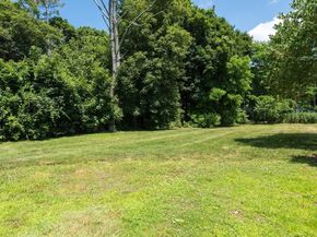 64 Centre Ave 1, Abington MA 02351