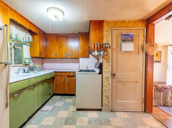 30 Macdonald St, Boston MA 02136