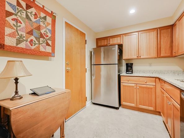 365 Washington St 4, Norwood MA 02062