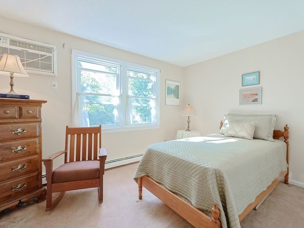 365 Washington St 4, Norwood MA 02062
