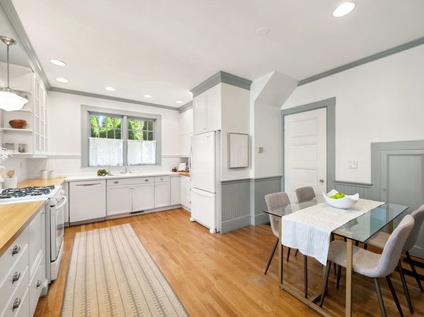 14 Irving St, Brookline MA 02445