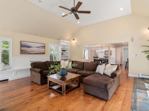 11 E Evergreen Rd, Natick MA 01760