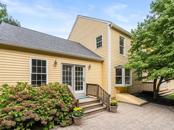11 E Evergreen Rd, Natick MA 01760