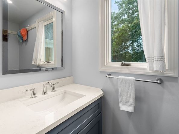 11 E Evergreen Rd, Natick MA 01760