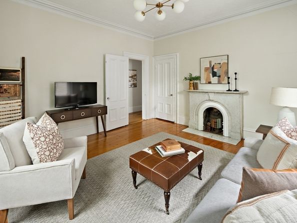 22 Bigelow 2B, Cambridge MA 02139