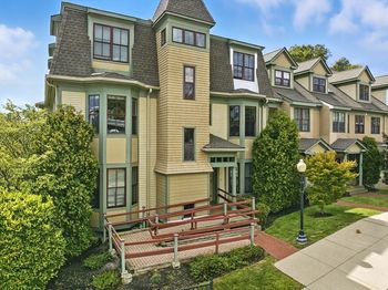 43 Weston Ave