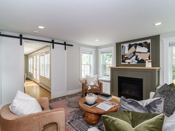 1 Roberts Rd, Wellesley MA 02481