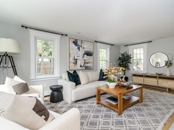 1 Roberts Rd, Wellesley MA 02481