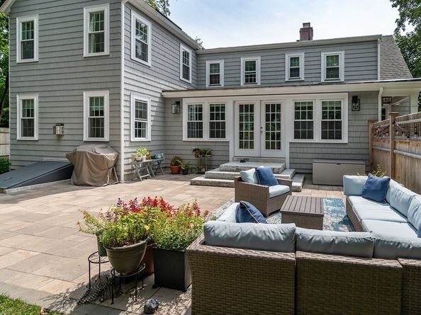 1 Roberts Rd, Wellesley MA 02481