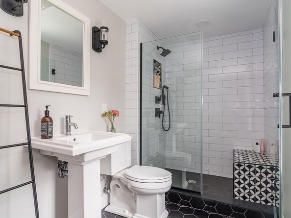 1 Roberts Rd, Wellesley MA 02481