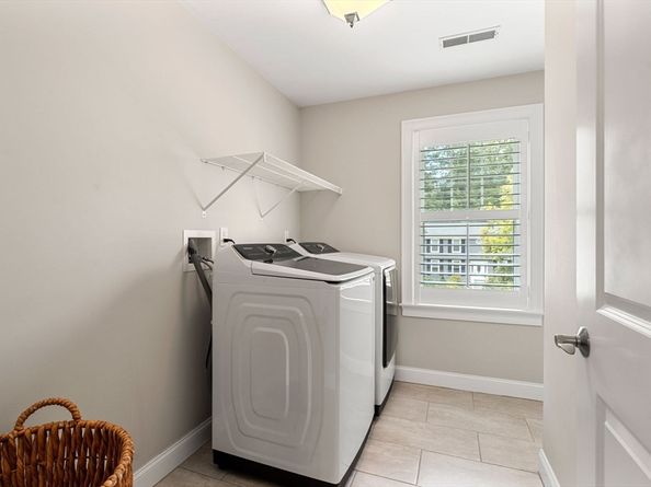 3 Howard St, Ipswich MA 01938