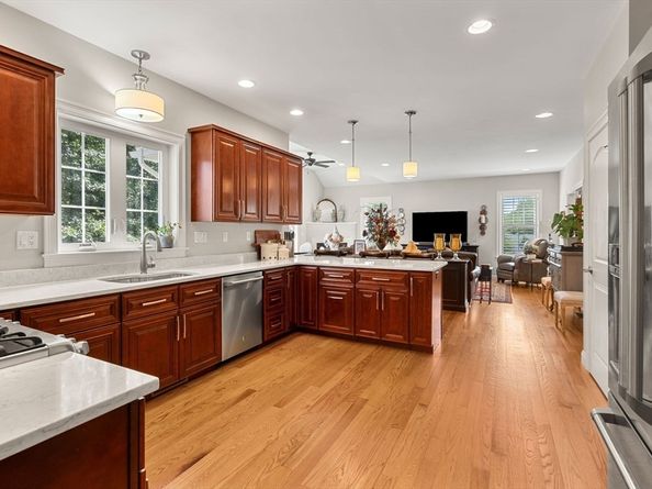 3 Howard St, Ipswich MA 01938