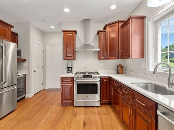 3 Howard St, Ipswich MA 01938