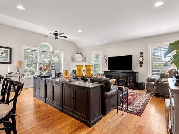3 Howard St, Ipswich MA 01938