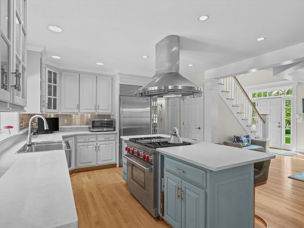 231 Storey Ave, Newburyport MA 01950