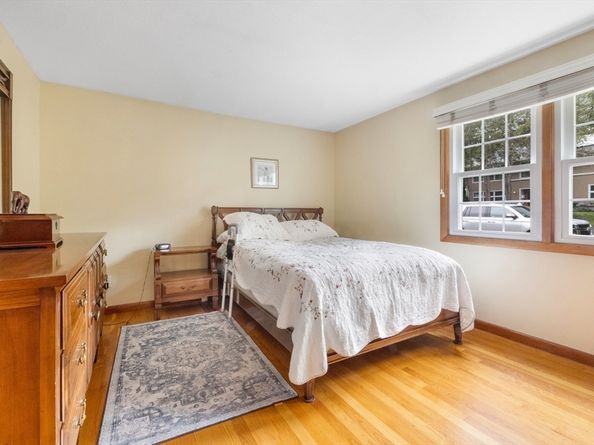 32 Scenic Dr, Worcester MA 01602