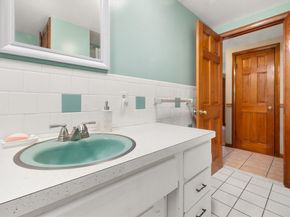 32 Scenic Dr, Worcester MA 01602