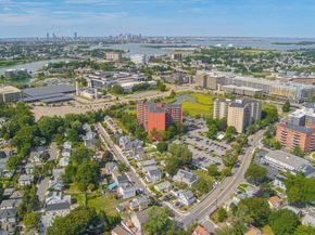 115 W Squantum St 702, Quincy MA 02171