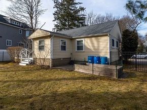 52 Heatherland Rd, Newton MA 02461