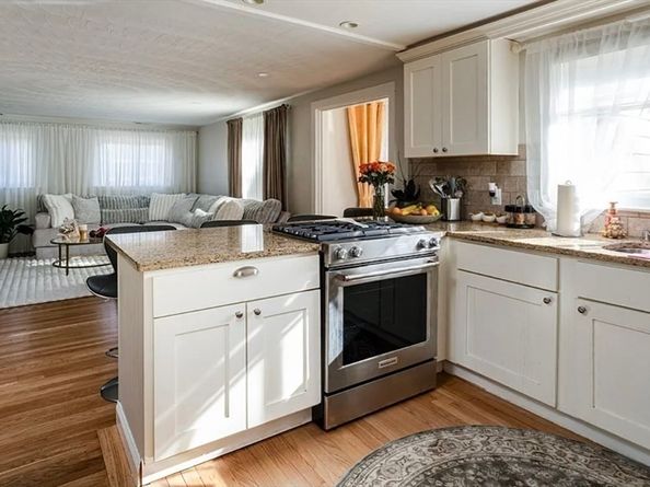 52 Heatherland Rd, Newton MA 02461