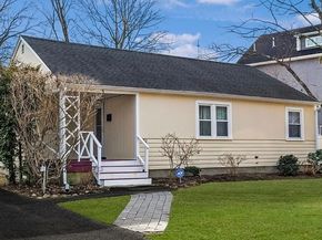 52 Heatherland Rd, Newton MA 02461