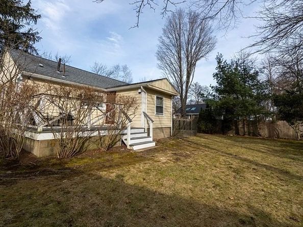 52 Heatherland Rd, Newton MA 02461