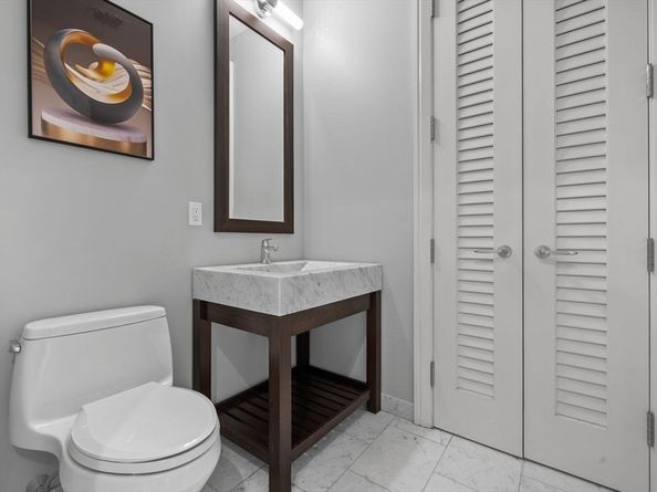 1 Franklin St 3808, Boston MA 02110
