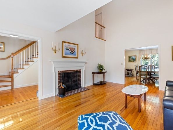 10 Martingale Lane 10, Andover MA 01810