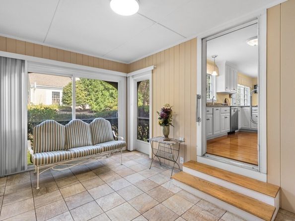 10 Martingale Lane 10, Andover MA 01810